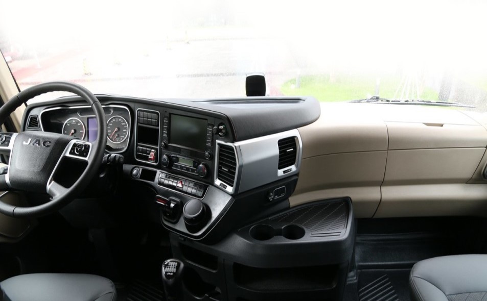 卡車儀表臺(tái)