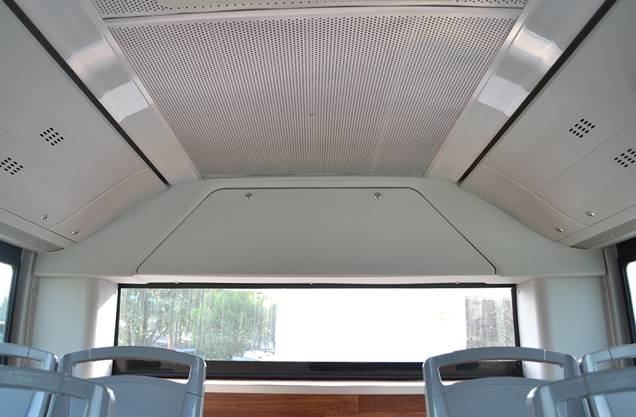 公交車后圍內飾